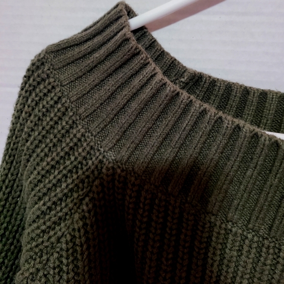 HOLLISTER CALIFORNIA WOMEN'S SIZE SMALL SCOOP NECK PULLOVER - Picture 4 of 9